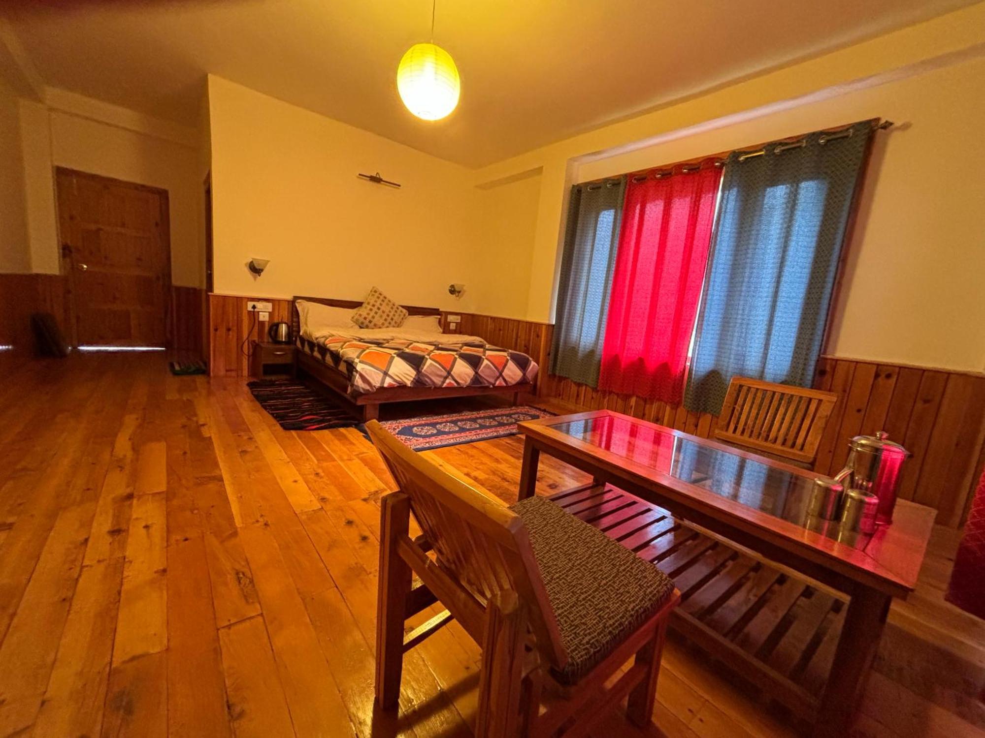 Toshim Homestay Sangla Exterior photo